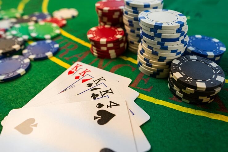 Live dealer hosting Colok Bebas on rtp luxury777